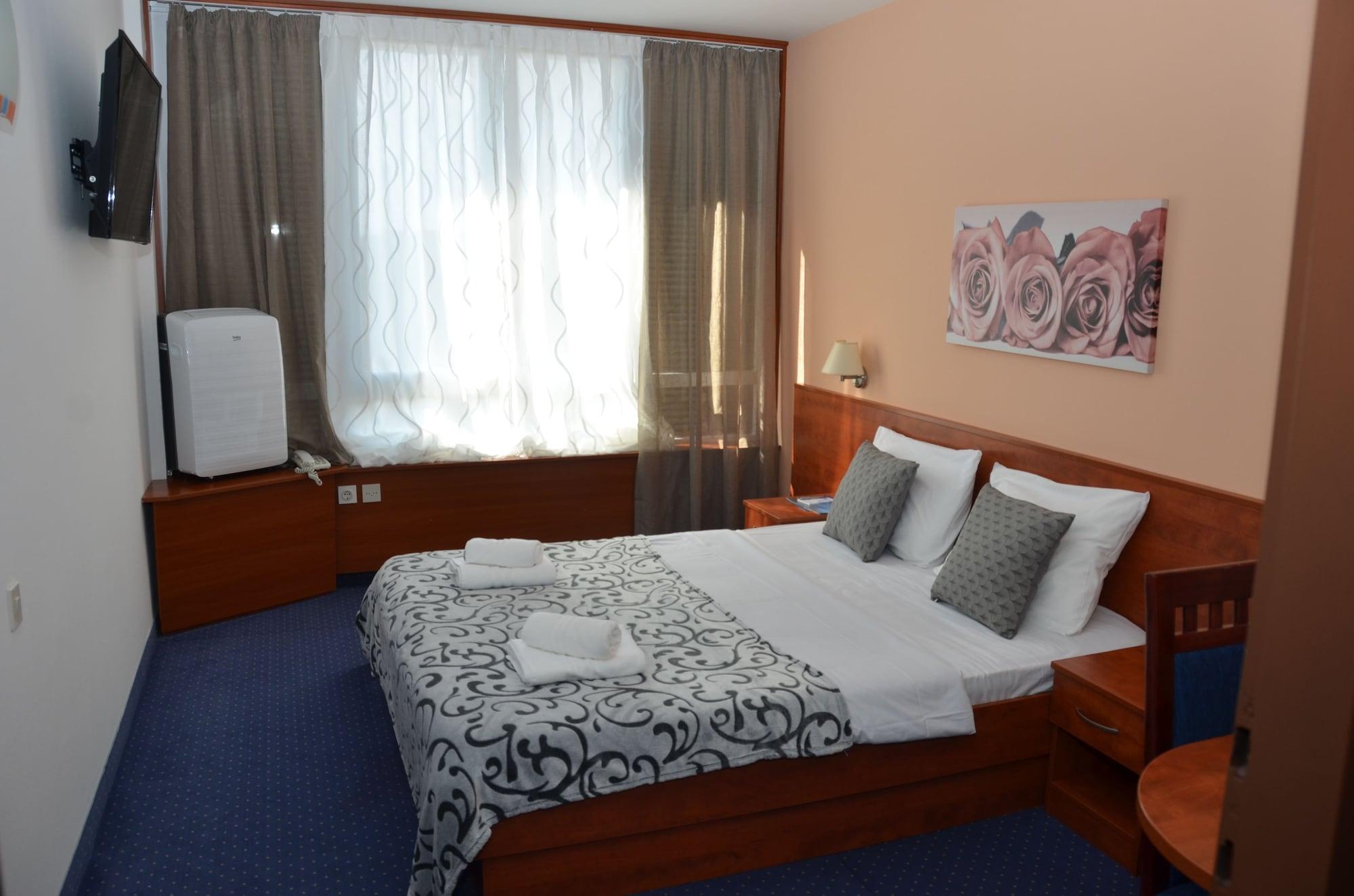 Liberty Hotel Новаля Екстериор снимка