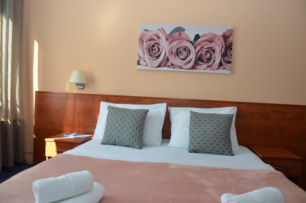 Liberty Hotel Новаля Екстериор снимка