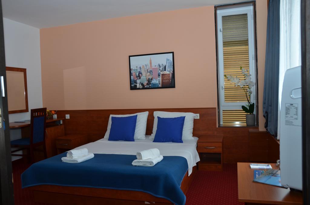 Liberty Hotel Новаля Екстериор снимка